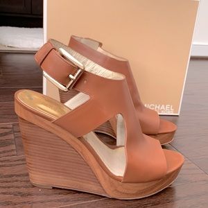 Michael Kors Josephine Wedge Sandal in size 8